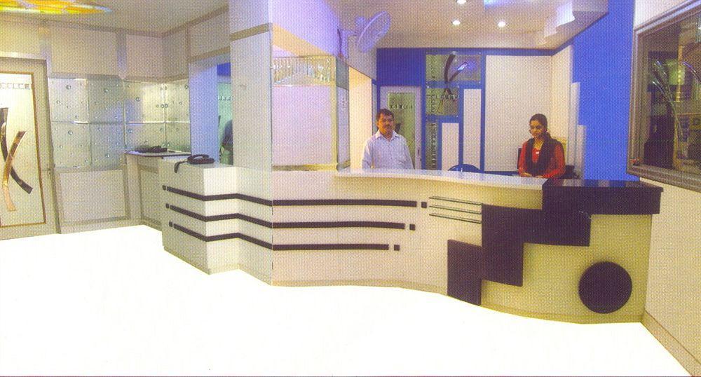 Hotel Kwality Нью-Дели Экстерьер фото