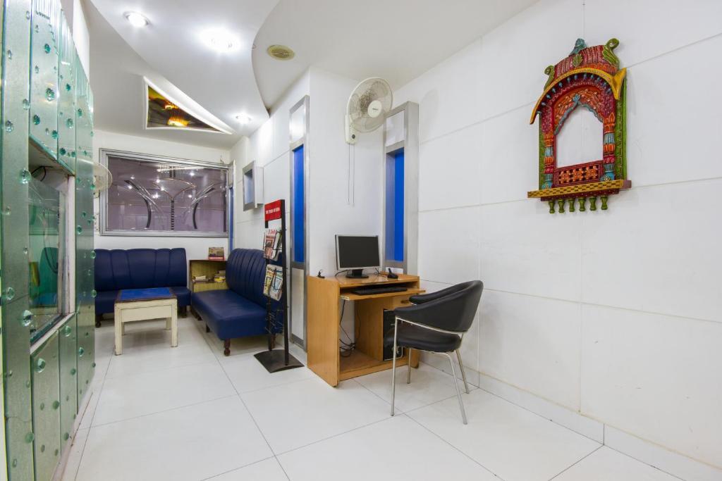 Hotel Kwality Нью-Дели Экстерьер фото