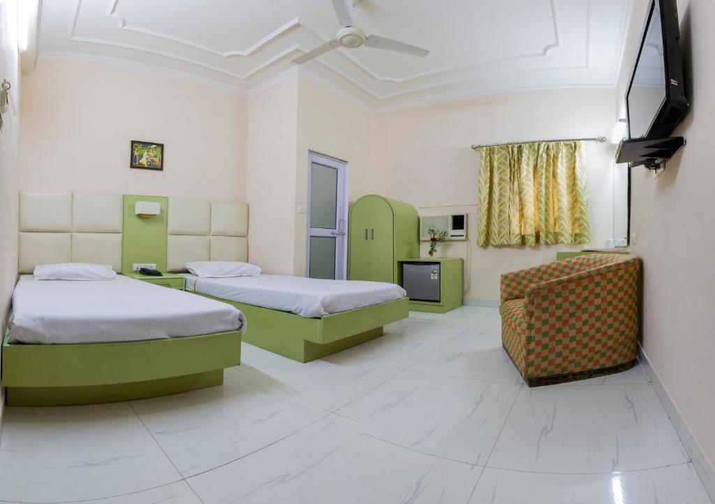 Hotel Kwality Нью-Дели Экстерьер фото