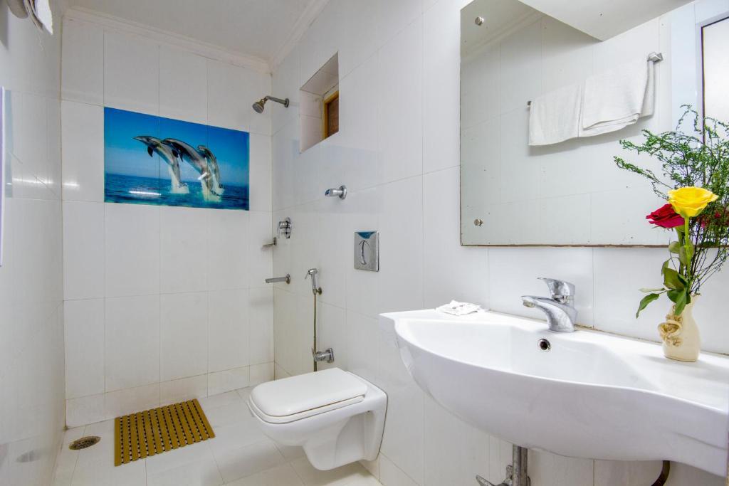 Hotel Kwality Нью-Дели Экстерьер фото