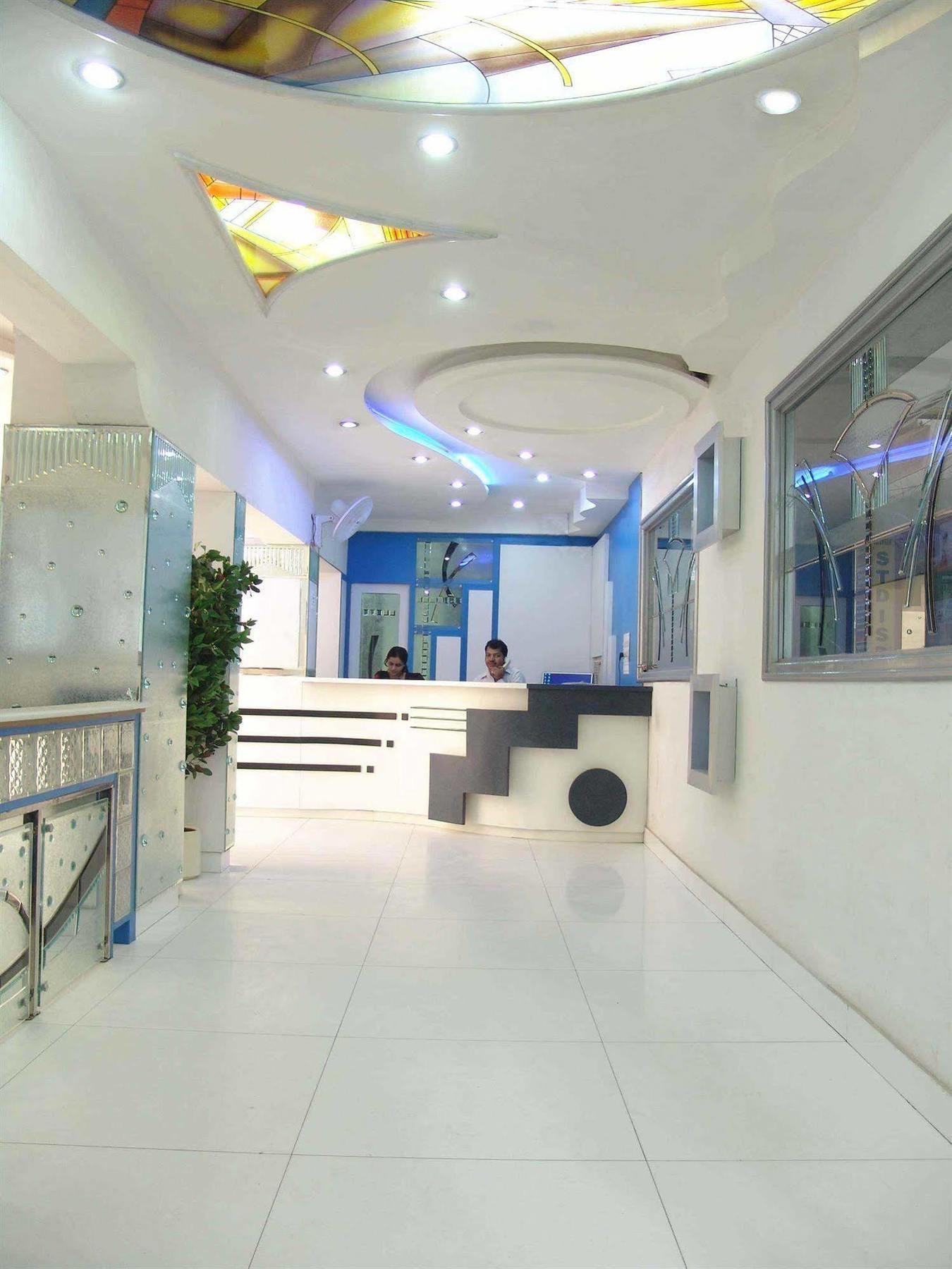 Hotel Kwality Нью-Дели Экстерьер фото